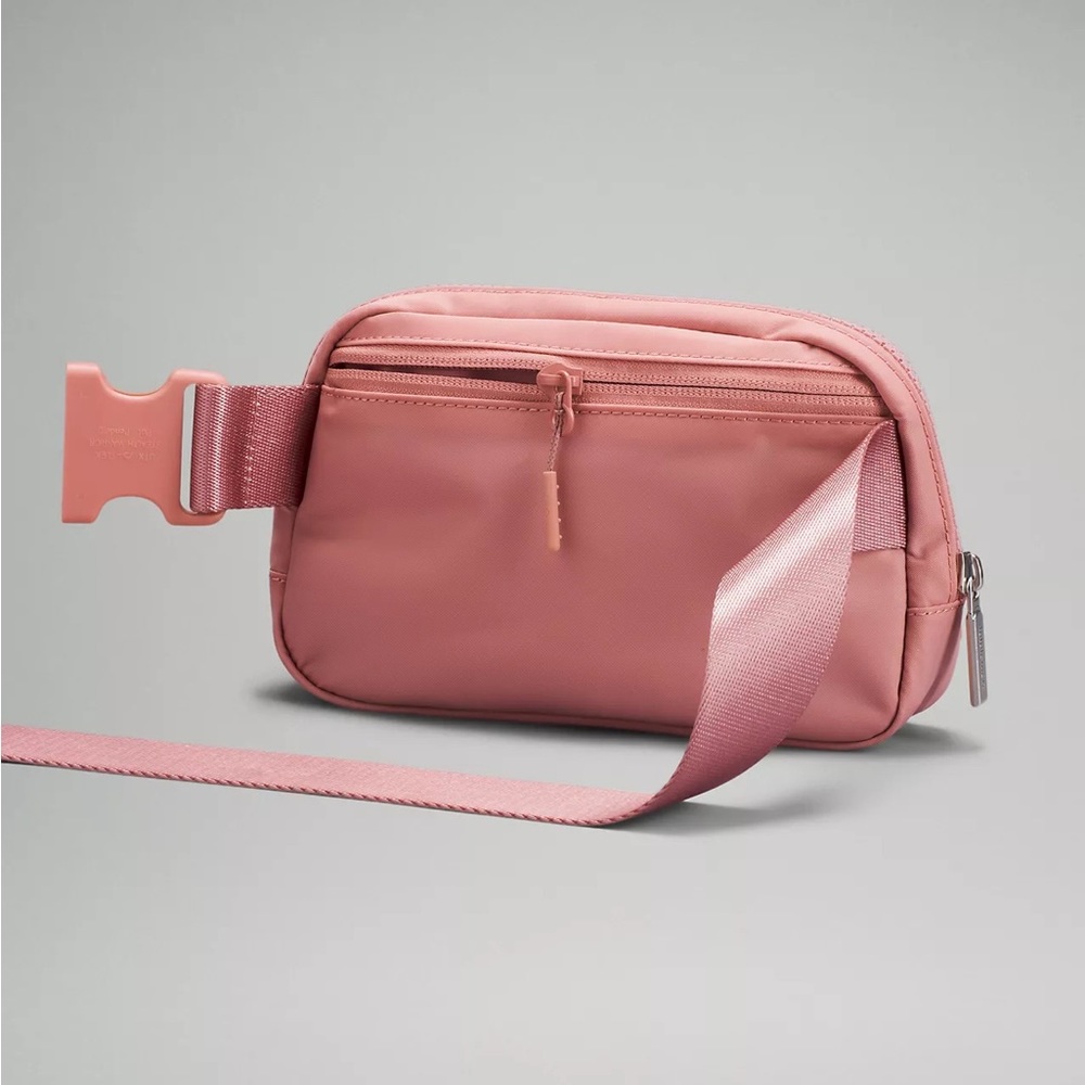 💗BNIB LULULEMON Everywhere Belt Bag💗 - Picture 6 of 7